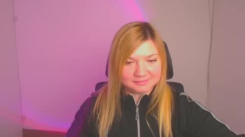 Snapshot of molly_moree chatting on January 15, 2025, 3:18 pm Molly online show from January 15, 2025, 3:18 pm