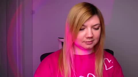 Snapshot of molly_moree chatting on January 16, 2025, 12:31 pm Molly online show from January 16, 2025, 12:31 pm