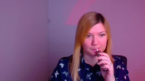 Snapshot of molly_moree chatting on January 18, 2025, 6:24 am Molly online show from January 18, 2025, 6:24 am