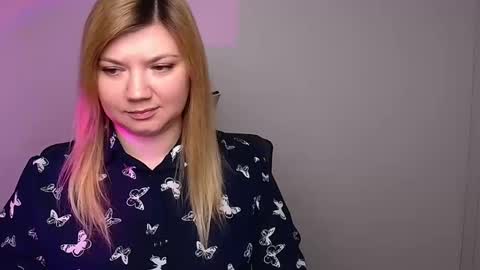 Snapshot of molly_moree chatting on February 4, 2025, 12:22 pm Molly online show from February 4, 2025, 12:22 pm