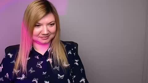 Snapshot of molly_moree chatting on February 4, 2025, 3:26 pm Molly online show from February 4, 2025, 3:26 pm