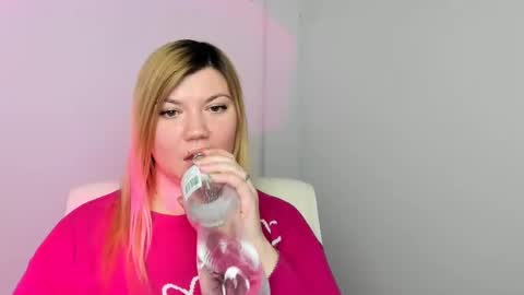 Snapshot of molly_moree chatting on February 5, 2025, 3:52 pm Molly online show from February 5, 2025, 3:52 pm