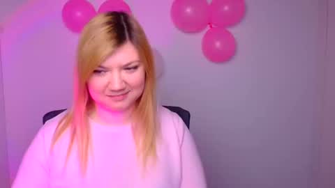 Snapshot of molly_moree chatting on February 12, 2025, 12:44 pm Molly online show from February 12, 2025, 12:44 pm