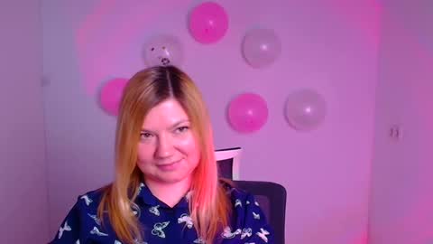 Snapshot of molly_moree chatting on February 15, 2025, 9:27 am Molly online show from February 15, 2025, 9:27 am