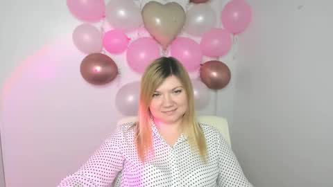 Snapshot of molly_moree chatting on February 20, 2025, 1:30 pm Molly online show from February 20, 2025, 1:30 pm