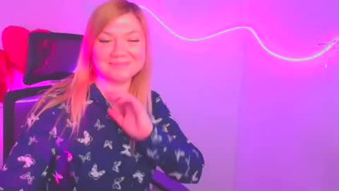 Snapshot of molly_moree chatting on March 5, 2025, 3:51 pm Molly online show from March 5, 2025, 3:51 pm