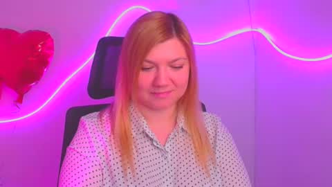 Snapshot of molly_moree chatting on March 10, 2025, 12:15 pm Molly online show from March 10, 2025, 12:15 pm