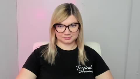 Snapshot of molly_moree chatting on September 26, 2025, 11:58 am Molly online show from September 26, 2025, 11:58 am