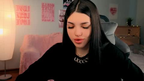 Snapshot of molly_rettyy chatting on April 19, 2026, 4:34 am Molly online show from April 19, 2026, 4:34 am