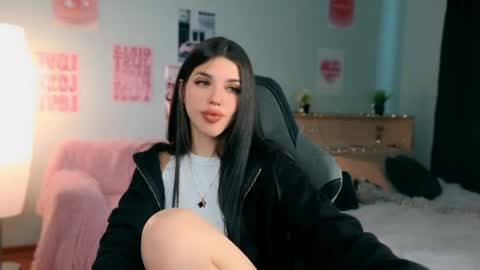 Molly online show from May 31, 2026, 4:09 am