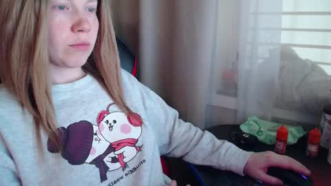 I have new photos come and see with love Molly online show from November 3, 2025, 10:27 am