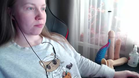 I have new photos come and see with love Molly online show from March 10, 2026, 10:53 am