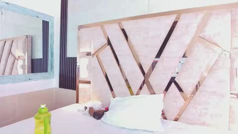 Snapshot of molly_sweetee chatting on October 17, 2025, 1:42 am Yuli online show from October 17, 2025, 1:42 am