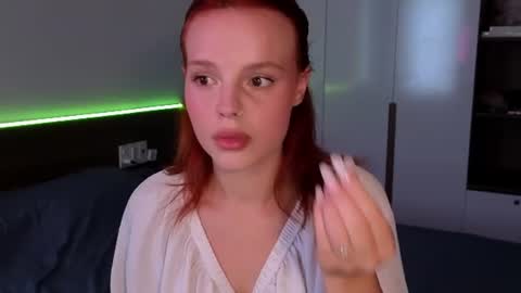 Molly online show from July 15, 2026, 1:33 am