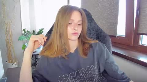 Snapshot of mollydangerous chatting on May 14, 2026, 12:01 pm Taisha online show from May 14, 2026, 12:01 pm