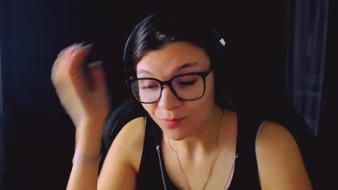  KIRA  online show from January 16, 2026, 6:56 pm