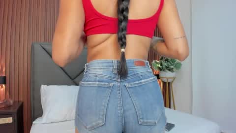 Snapshot of mollylove_ chatting on May 2, 2026, 7:19 pm mollylove_ online show from May 2, 2026, 7:19 pm