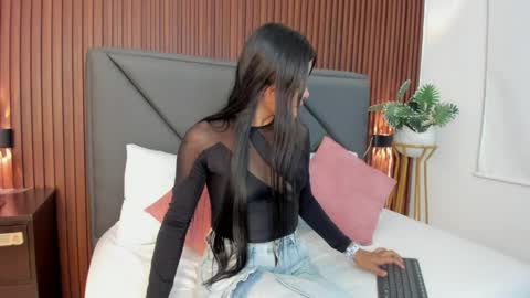 Snapshot of mollylove_ chatting on May 9, 2026, 7:41 pm mollylove_ online show from May 9, 2026, 7:41 pm