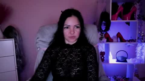 Molly online show from April 24, 2026, 6:49 am