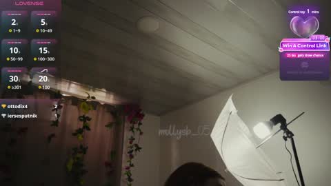 Snapshot of mollysb_05 chatting on December 10, 2024, 6:06 pm mollysb_05 online show from December 10, 2024, 6:06 pm