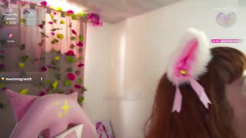 Snapshot of mollysb_05 chatting on September 20, 2025, 5:25 pm mollysb_05 online show from September 20, 2025, 5:25 pm