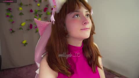 Snapshot of mollysb_05 chatting on October 3, 2025, 9:01 pm mollysb_05 online show from October 3, 2025, 9:01 pm