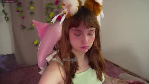 Snapshot of mollysb_05 chatting on November 13, 2025, 8:19 pm mollysb_05 online show from November 13, 2025, 8:19 pm