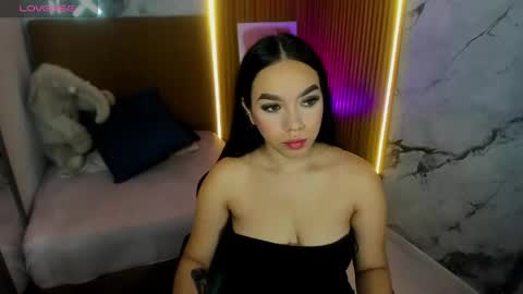 MOLLY online show from May 15, 2026, 12:01 pm