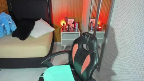 MOLLY online show from May 23, 2026, 6:45 pm