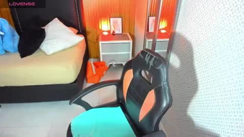 MOLLY online show from May 25, 2026, 6:58 pm