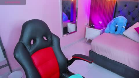MOLLY online show from June 13, 2026, 7:01 pm