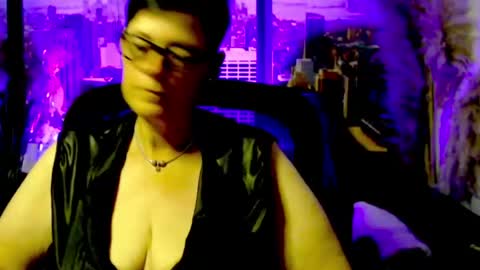 Snapshot of mollysun chatting on July 5, 2026, 6:48 pm MollySun Nina Randmann online show from July 5, 2026, 6:48 pm