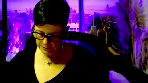 Snapshot of mollysun chatting on July 8, 2026, 1:04 pm MollySun Nina Randmann online show from July 8, 2026, 1:04 pm