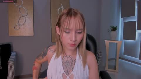Molly Sunders online show from May 4, 2026, 7:43 pm