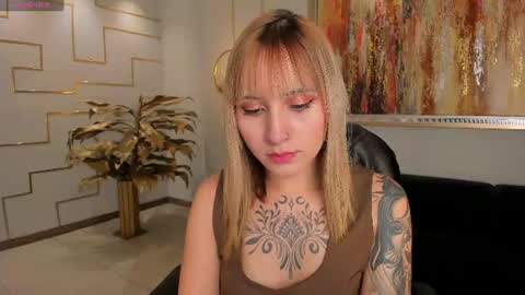 Molly Sunders online show from June 13, 2026, 9:13 pm