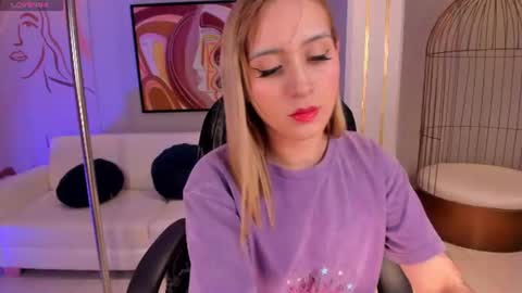 Molly Sunders online show from June 19, 2026, 8:23 pm