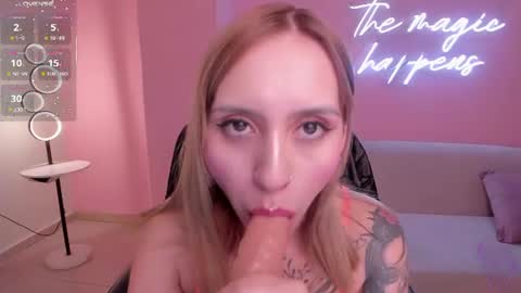 Snapshot of mollysunders_ chatting on June 26, 2026, 4:28 am Molly Sunders online show from June 26, 2026, 4:28 am