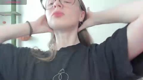 Snapshot of mollytucker chatting on July 17, 2026, 2:34 pm mollytucker online show from July 17, 2026, 2:34 pm