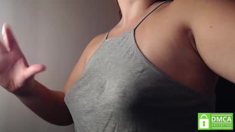 Snapshot of mollywayne chatting on December 5, 2024, 10:44 am Molly Join my social networks online show from December 5, 2024, 10:44 am