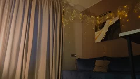 Snapshot of mollyyank chatting on December 21, 2025, 12:12 pm Molly online show from December 21, 2025, 12:12 pm