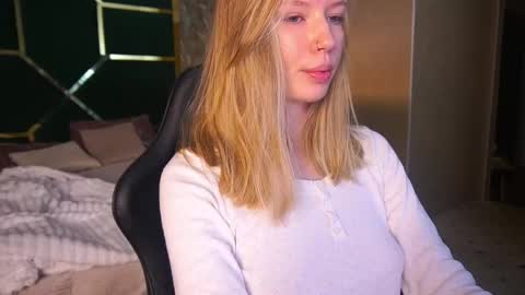 Snapshot of mollyymayy chatting on May 7, 2026, 5:02 am mollyymayy online show from May 7, 2026, 5:02 am