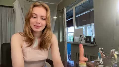 Snapshot of molyangel chatting on June 13, 2026, 4:16 pm Oksana online show from June 13, 2026, 4:16 pm