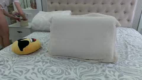 Snapshot of mommy4y chatting on May 13, 2026, 5:49 am Amy online show from May 13, 2026, 5:49 am
