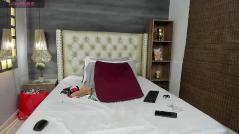 Jelitza online show from June 21, 2026, 4:15 am