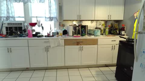 Mommy bubbles online show from February 8, 2026, 2:53 pm