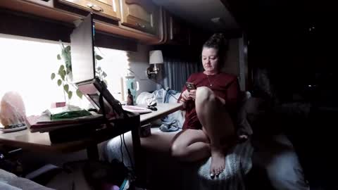 Snapshot of mommyedgecamp chatting on August 3, 2026, 11:48 am Mommys Edge Camp online show from August 3, 2026, 11:48 am