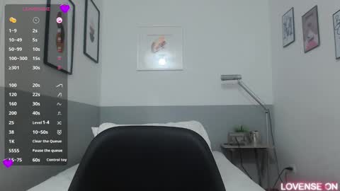 Daphne  online show from March 9, 2025, 10:19 pm