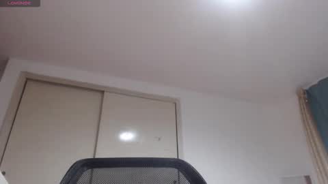 Daphne  online show from October 13, 2025, 10:48 am