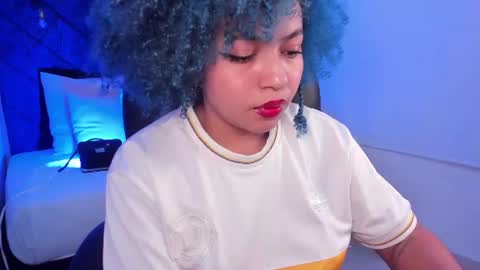 Momo  online show from June 21, 2026, 4:48 am
