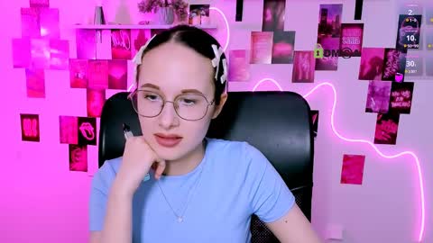 Mona  online show from April 30, 2026, 7:42 pm